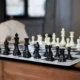 Як вибрати ідеальний шаховий набір: гайд по матеріалах, розмірах та функціоналу