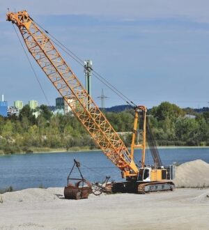 ТОП-5 ошибок при заказе услуг экскаватора и как их избежать