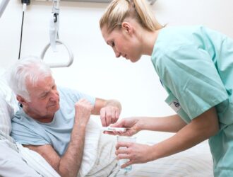 Як центр реабілітації після інсульту допомагає уникнути ускладнень і рецидивів?