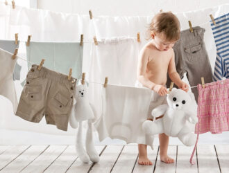 Хозяйственное мыло и детские вещи: старый способ, который не устарел