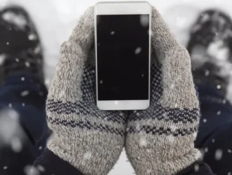 Як уберегти смартфон від зимових стресів: практичні поради, що справді працюють
