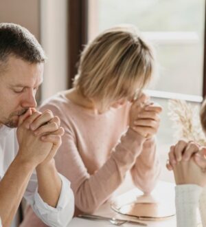 Сильная молитва за здоровье семьи: защита и сила от сердца