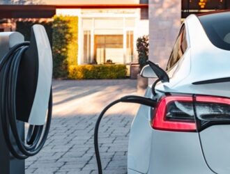 Як правильно обрати домашню зарядну станцію для електромобіля – поради експертів