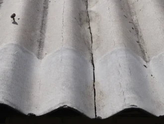 Чем заделать дыру в шифере, если нет возможности менять крышу?