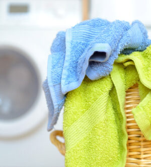 Догляд за махровими простинями: поради для прання, сушіння та зберігання