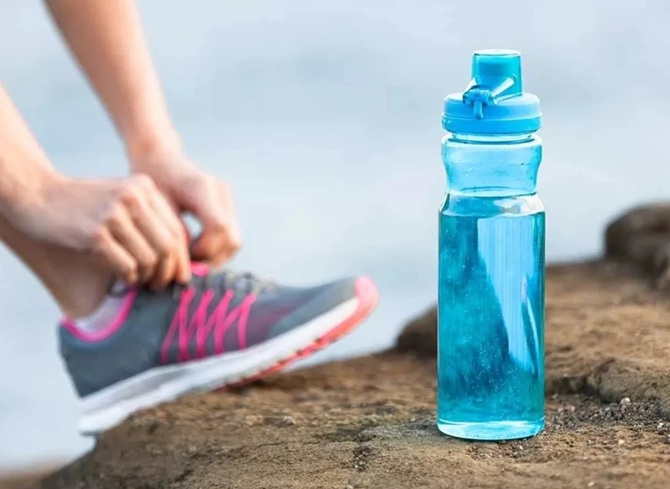 пляшки для води з логотипом оптом