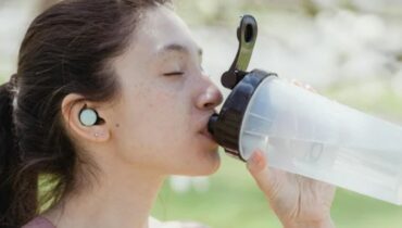 Брендовані пляшки для води з логотипом – як замовити оптом