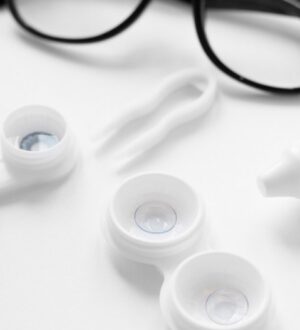 Контактні лінзи vs окуляри: що насправді впливає на здоров’я очей