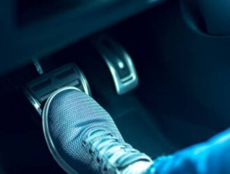 Шум при натисканні зчеплення: що зношується і що міняти